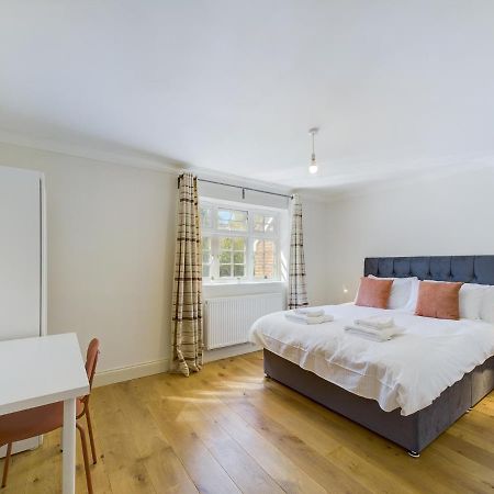 Duplex Redhill Town Centre Apt By Livingo Stays Eksteriør bilde