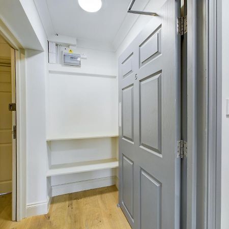 Duplex Redhill Town Centre Apt By Livingo Stays Eksteriør bilde