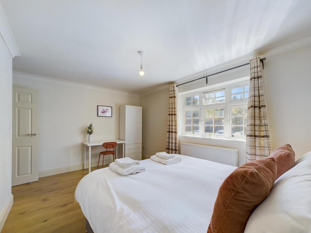 Duplex Redhill Town Centre Apt By Livingo Stays Eksteriør bilde